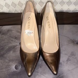 Guess Gold metallic heels